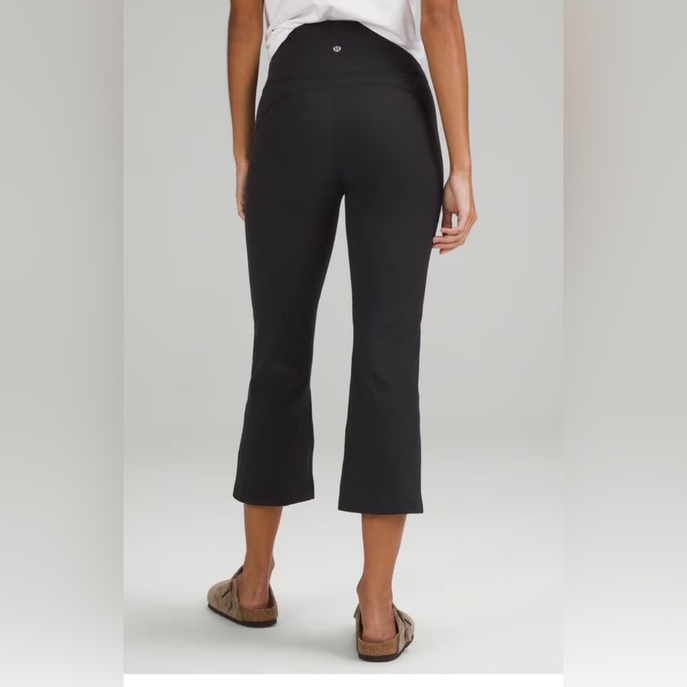 Lululemon Reversible Wide-Leg Crop Leggings